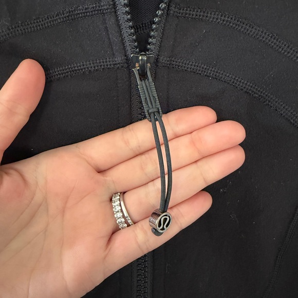 Lululemon Define Jacket - Picture 4 of 4